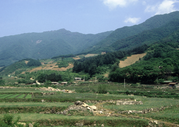 1991년 9월 30일 ‘명지산 군립공원’으로 지정된 명지산의 풍경.